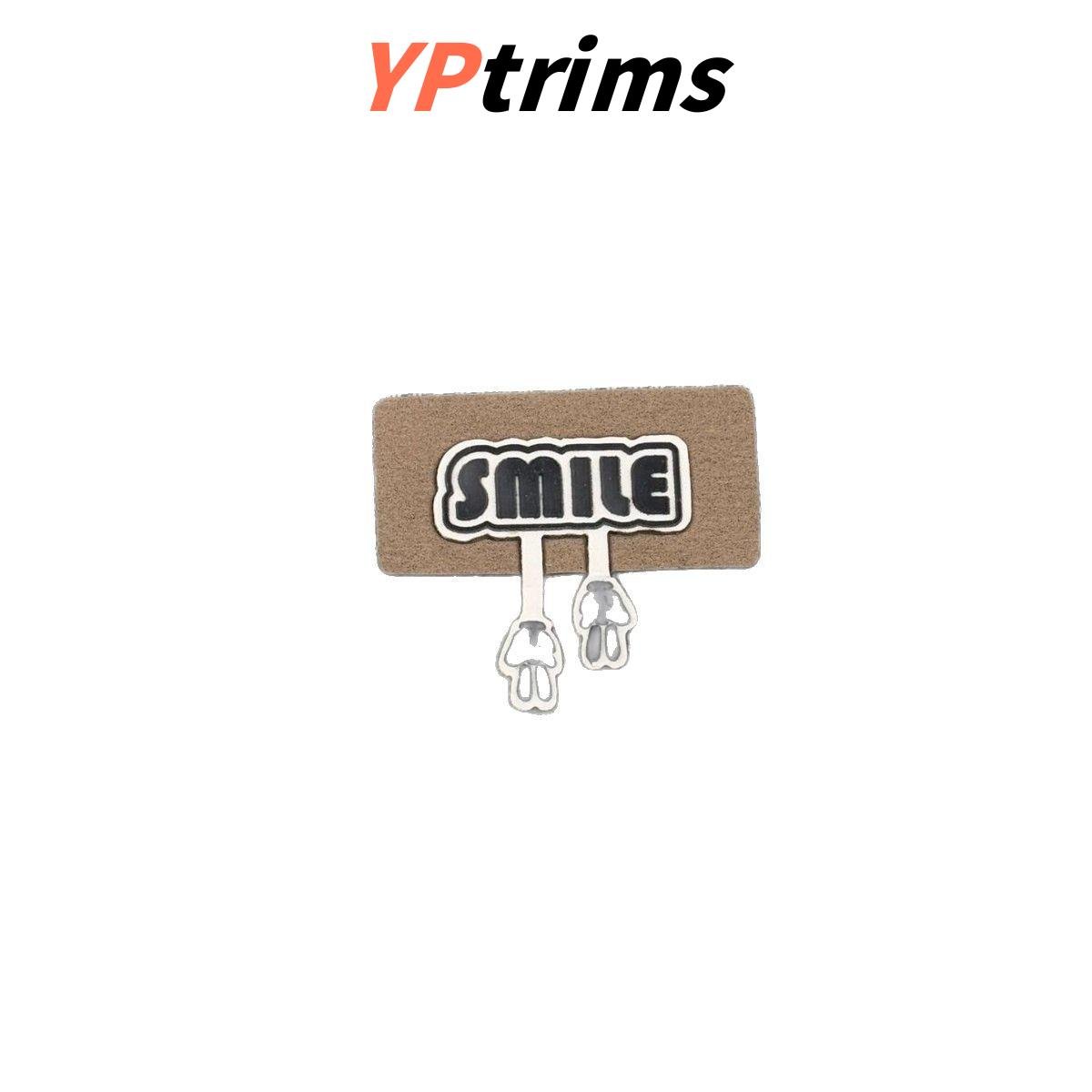 custom kids clothing patch with letter & hand shape – sew-on hat & shoe label factory