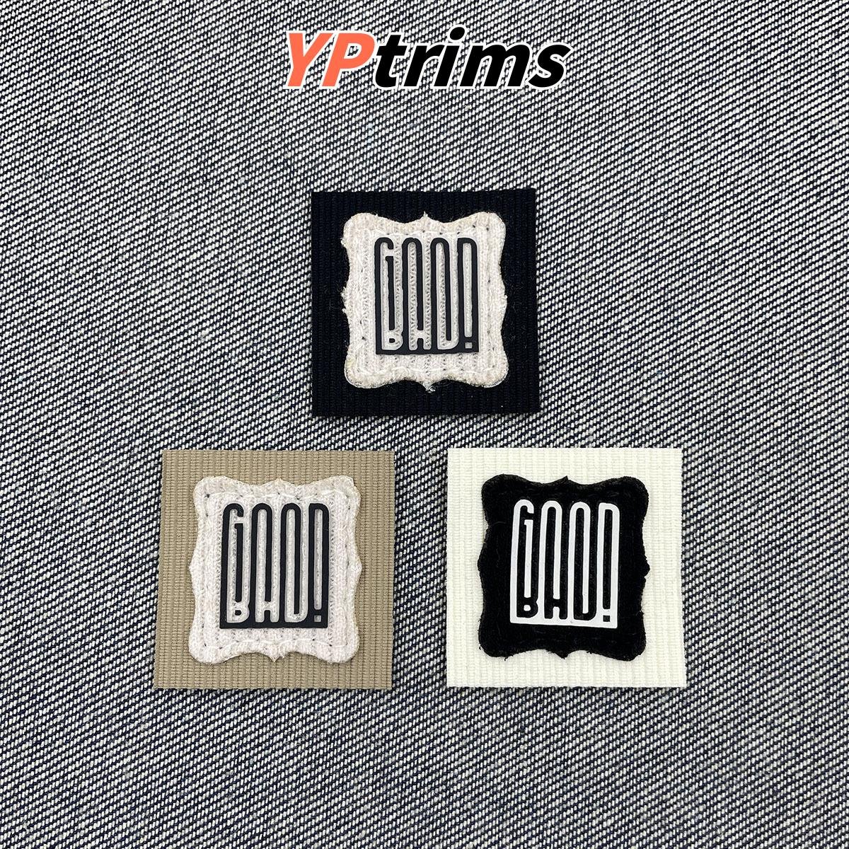 custom double-layered vertical stripe woven label for trendy pet apparel manufacturer