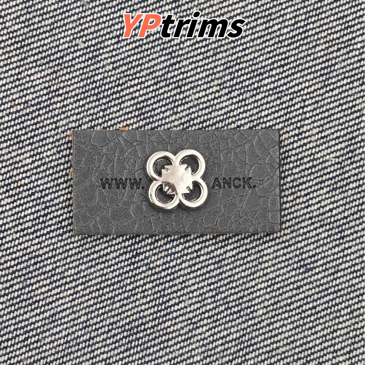 custom cracked texture leather flower metal decorative label for trendy clothing and backpacks