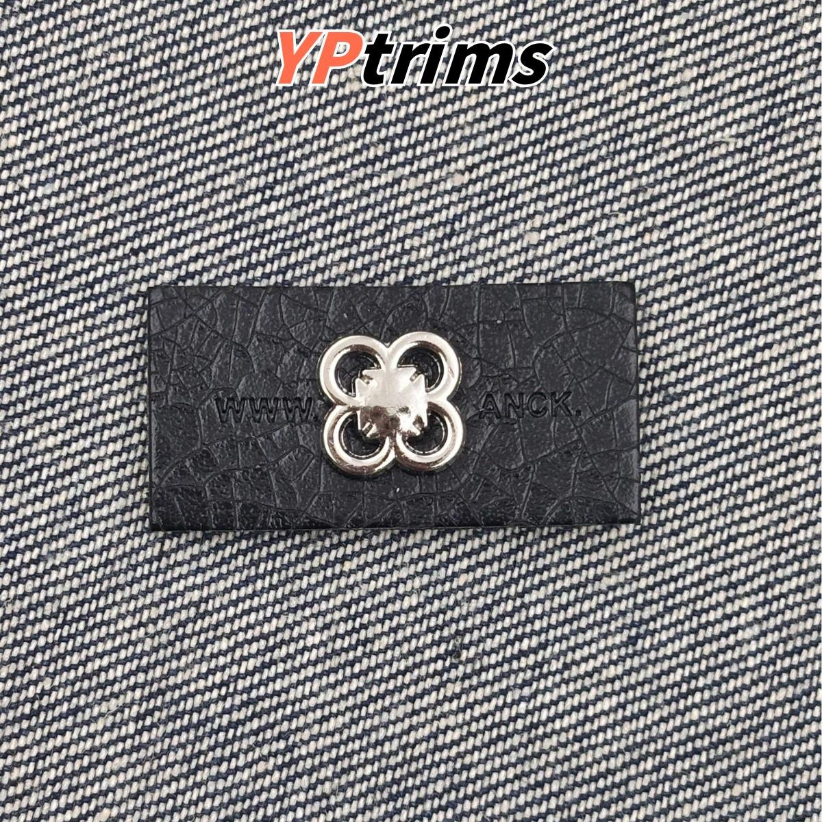 custom cracked texture leather flower metal decorative label for trendy clothing and backpacks