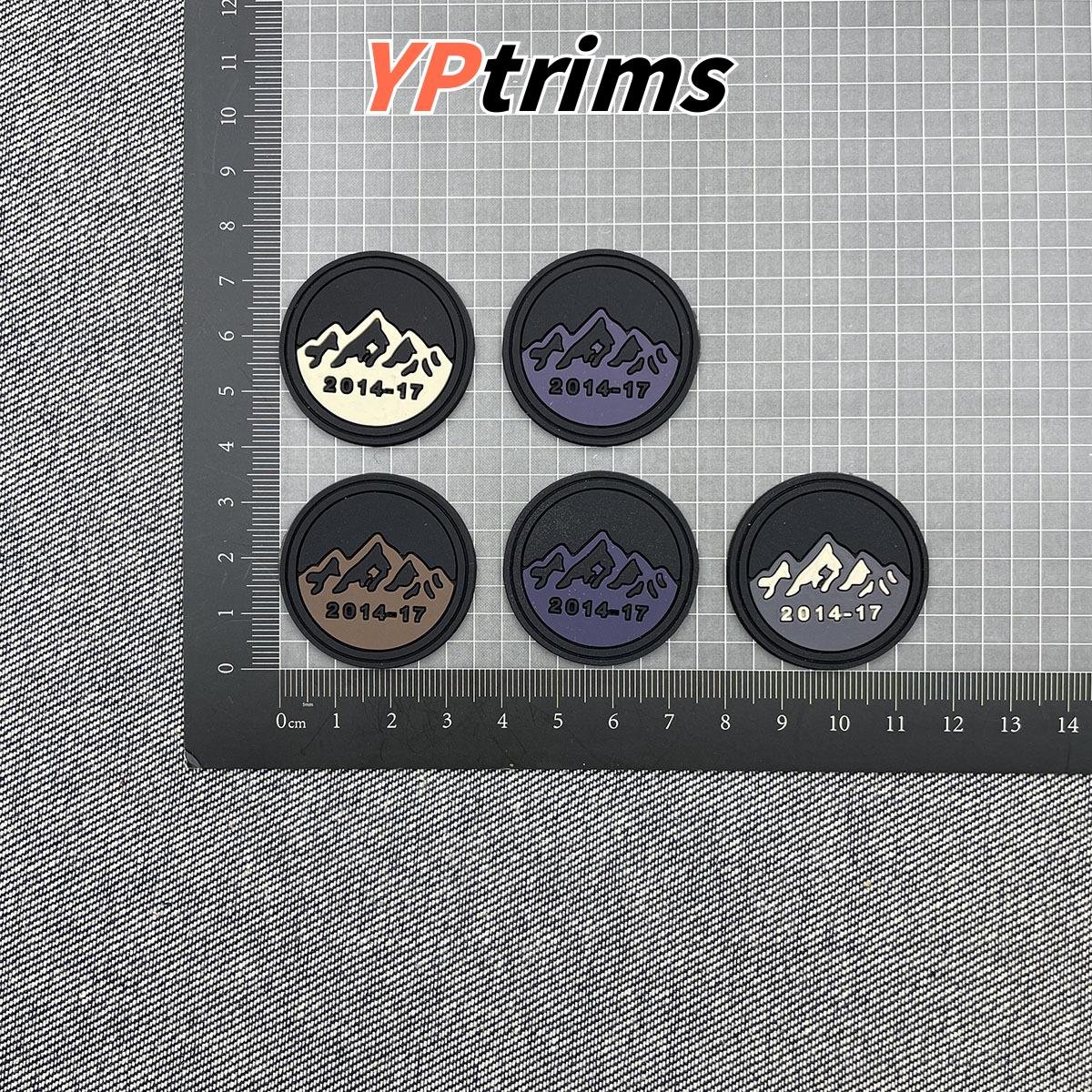 custom round outdoor mountain style silicone dripped pvc badge for trendy men's clothing accessories