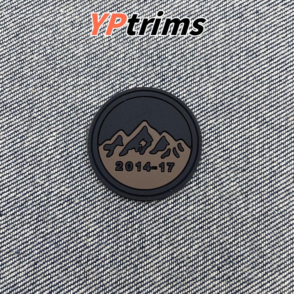 custom round outdoor mountain style silicone dripped pvc badge for trendy men's clothing accessories