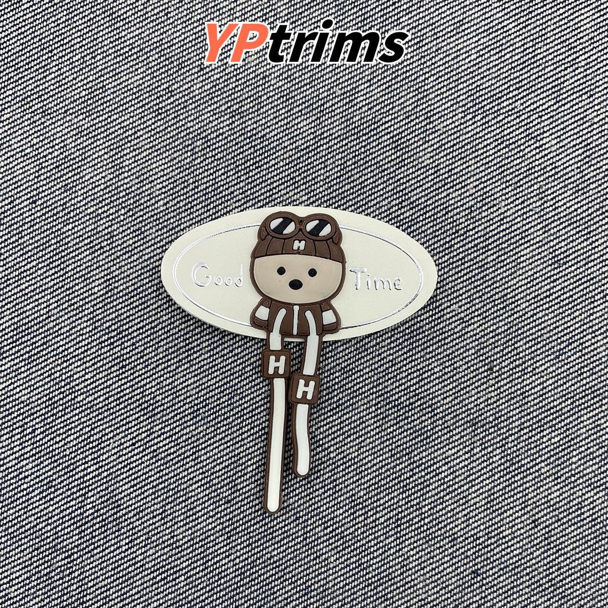 custom 3d cartoon glasses little bear kids' style oval leather label with silver english letters for trendy clothing